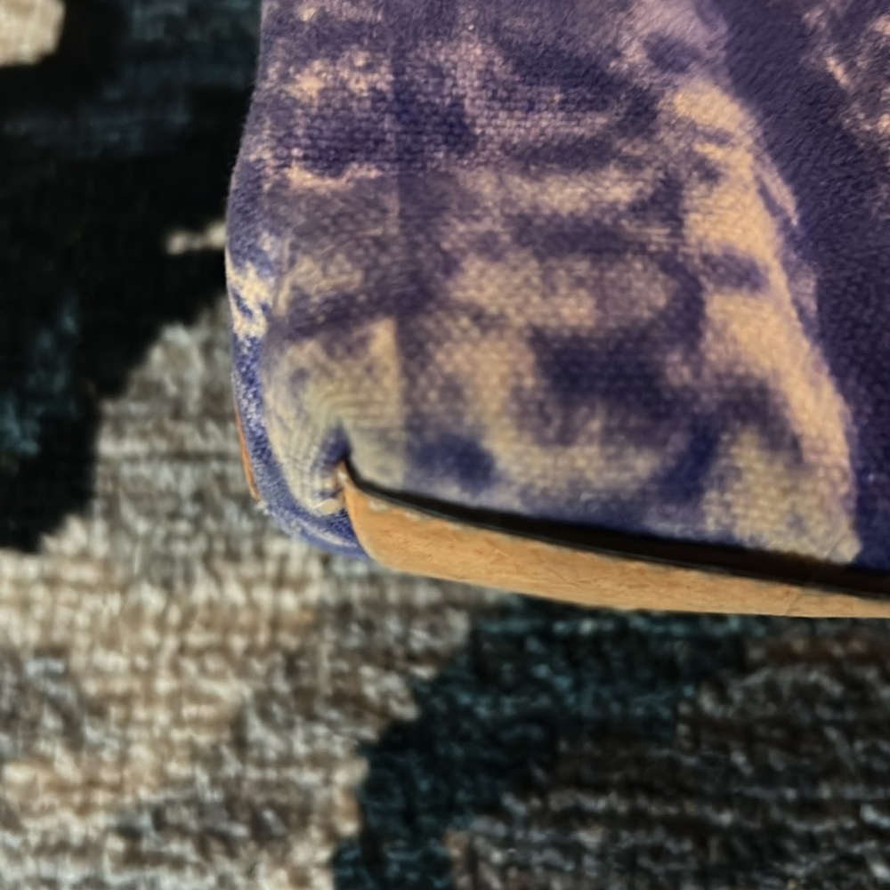 REED KRAKOFF Alligator Print Blue and Tan Canvas Tote Bag - Picture 6 of 15